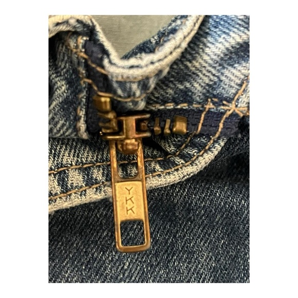 80s blue denim jacket with a unique design on the back - perfect for a grunge - Picture 6 of 7